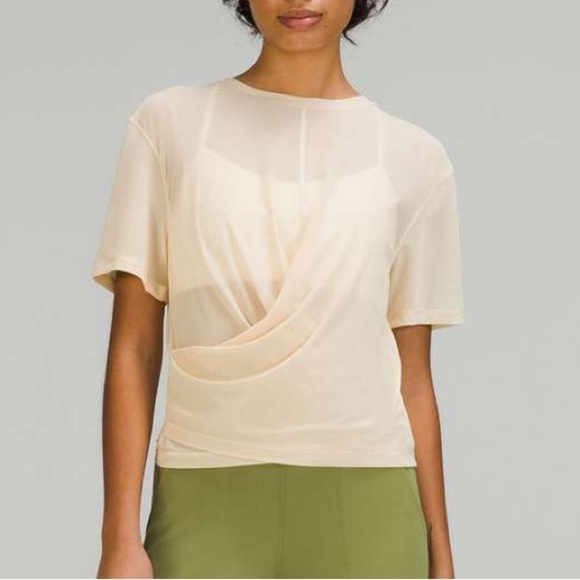 Lululemon Lightweight Mesh Reversible Yoga T-Shirt Prosecco size 6 - Picture 1 of 7